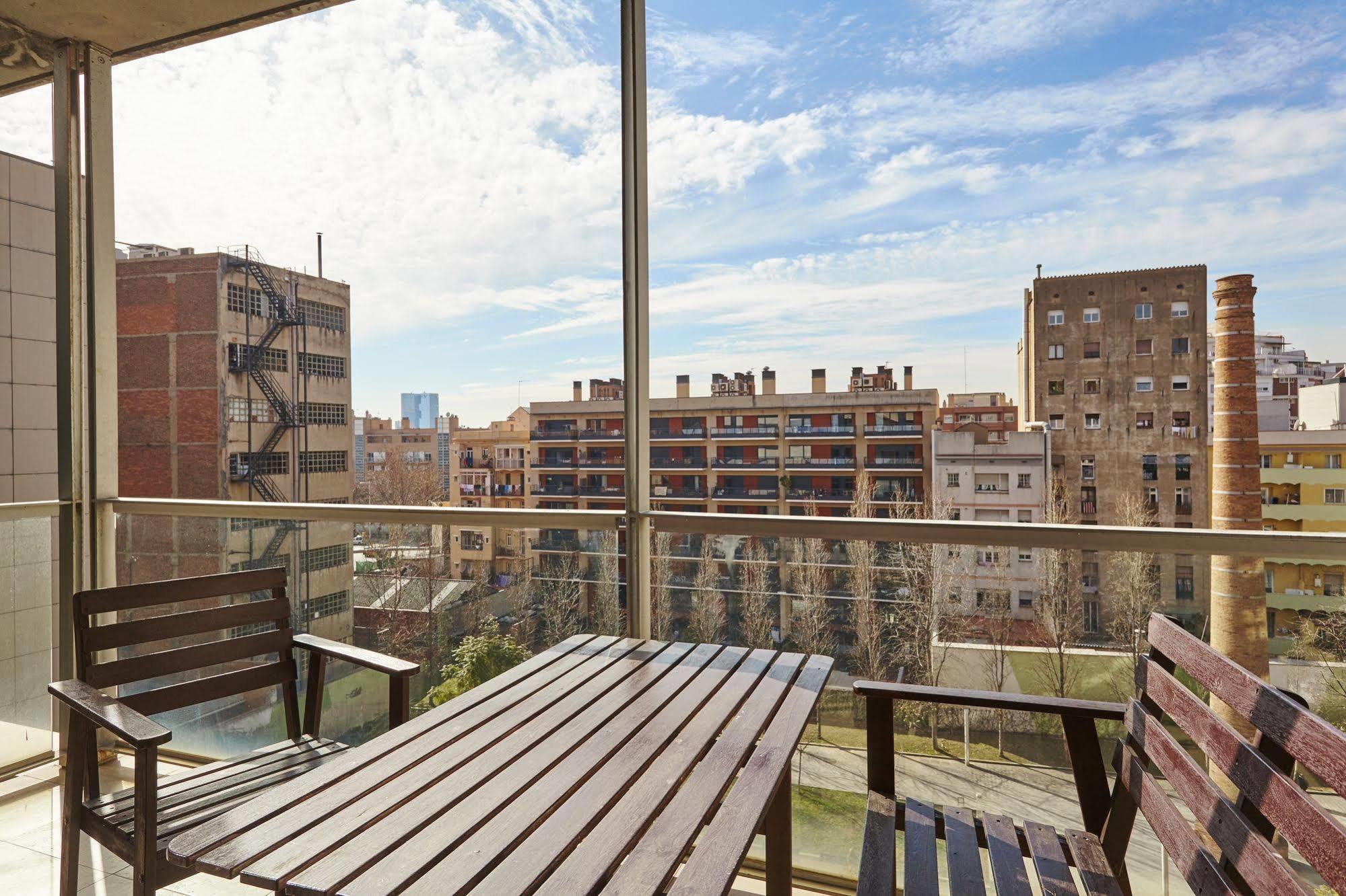 The Lonely Chimney Apartments Barselona Dış mekan fotoğraf